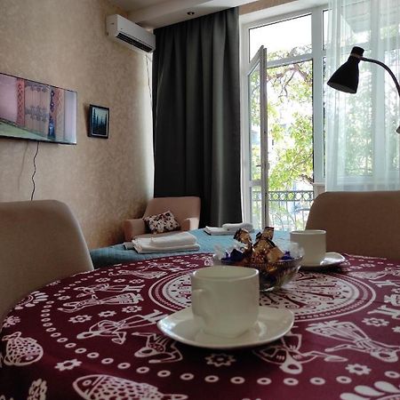 Tranquil Apartment In Vake Tbilisi Exterior foto
