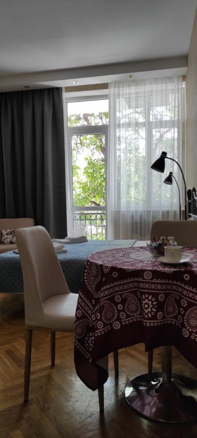 Tranquil Apartment In Vake Tbilisi Exterior foto