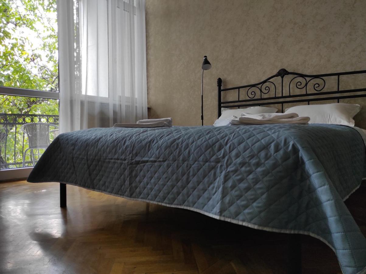 Tranquil Apartment In Vake Tbilisi Exterior foto